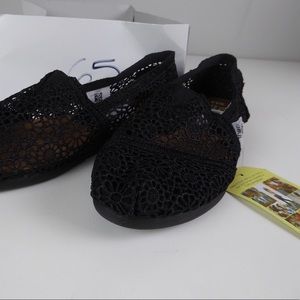 Toms Moroccan Crochet Black Classic Slip On